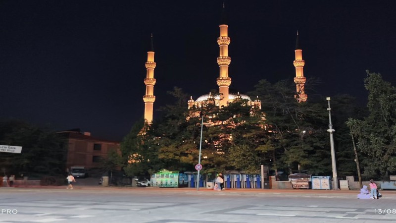 Nur Camii