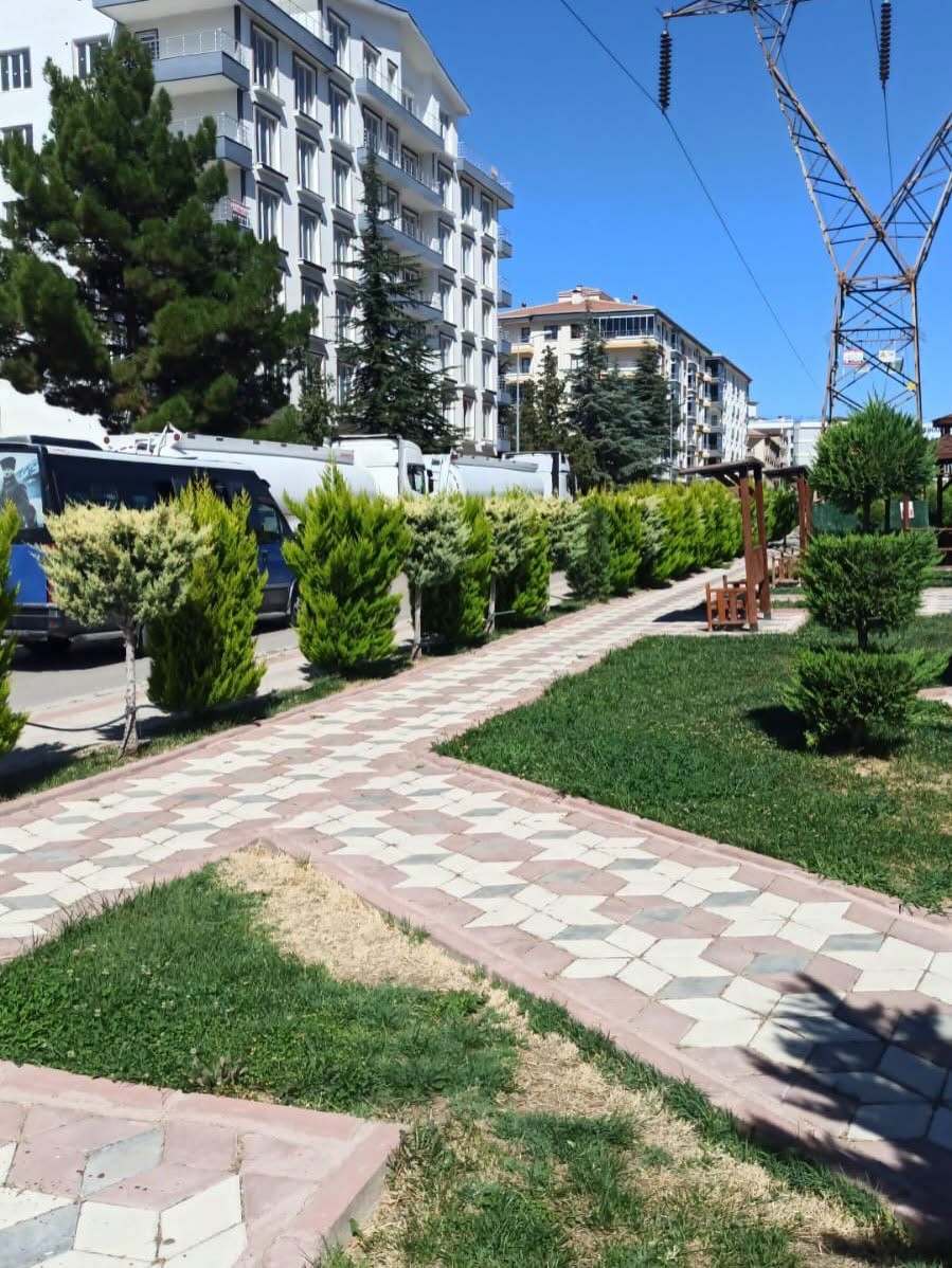 Yahşihan’da Temizlik, İlaçlama ve Yeşil Alan Bakımı Aralıksız Sürüyor - 8