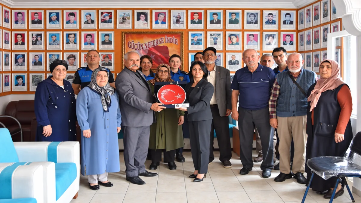 Yasemin Işık şehit aileleriyle bir araya geldi